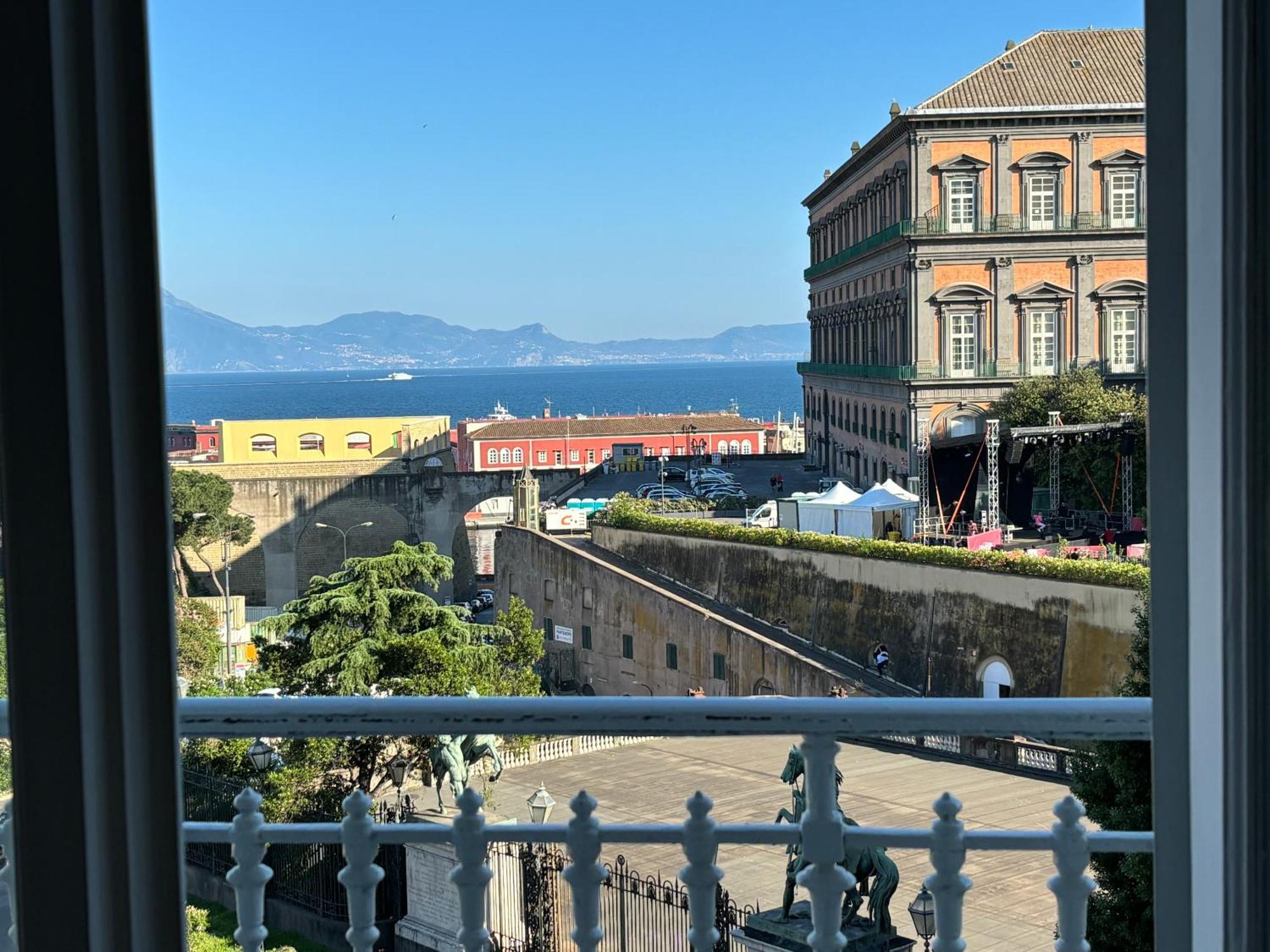 Il Mastio Guesthouse เนเปิลส์ ภายนอก รูปภาพ
